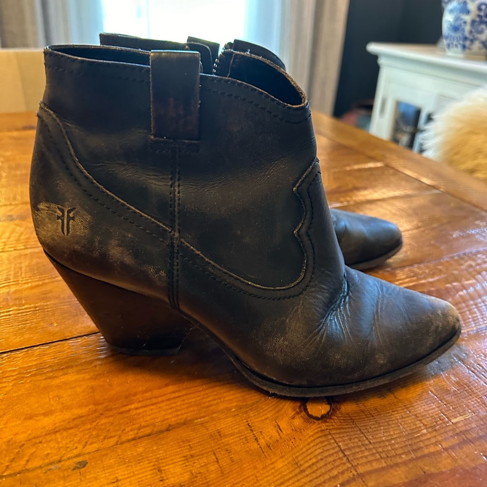 Frye Reina Ankle Booties - Distressed - Size 8.5